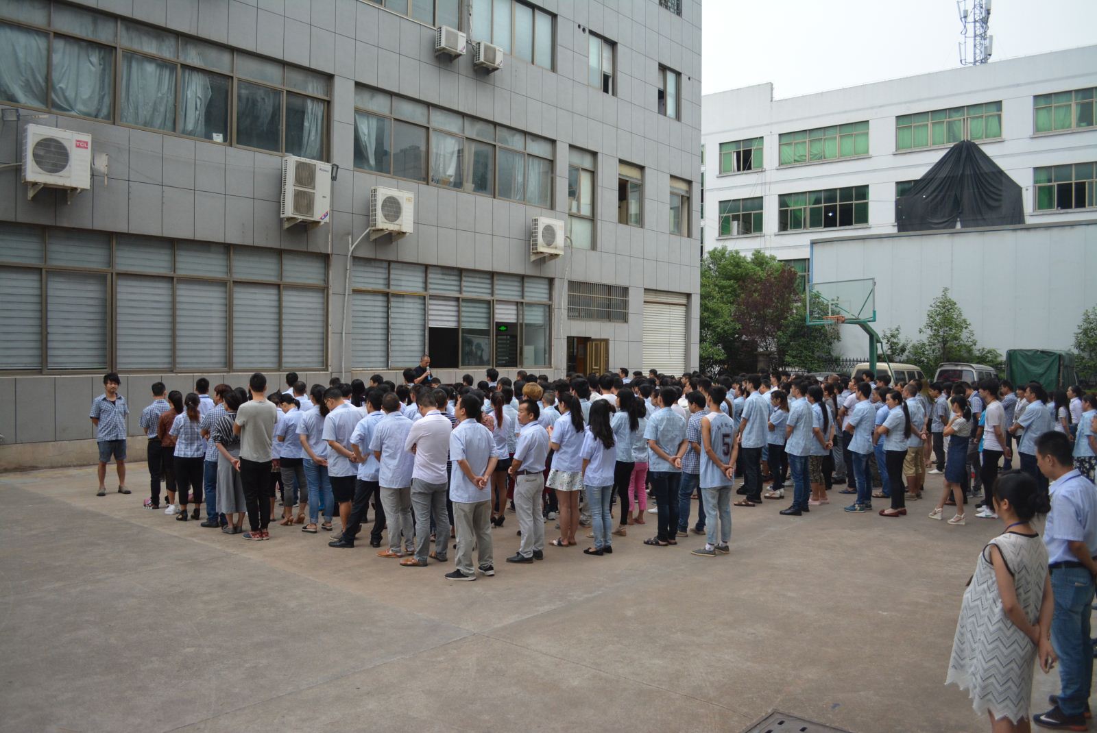 高普服飾10月晨會(huì)召開(kāi)